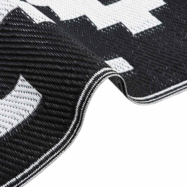 vidaXL Outdoor Carpet ARAKIL White and Black 120x180 cm PP